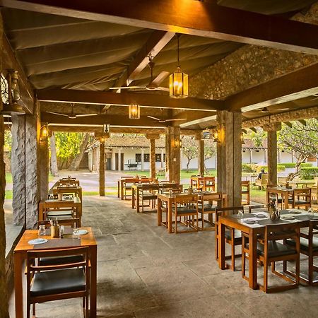 Heritage Мадурай Екстериор снимка The restaurant at the hotel