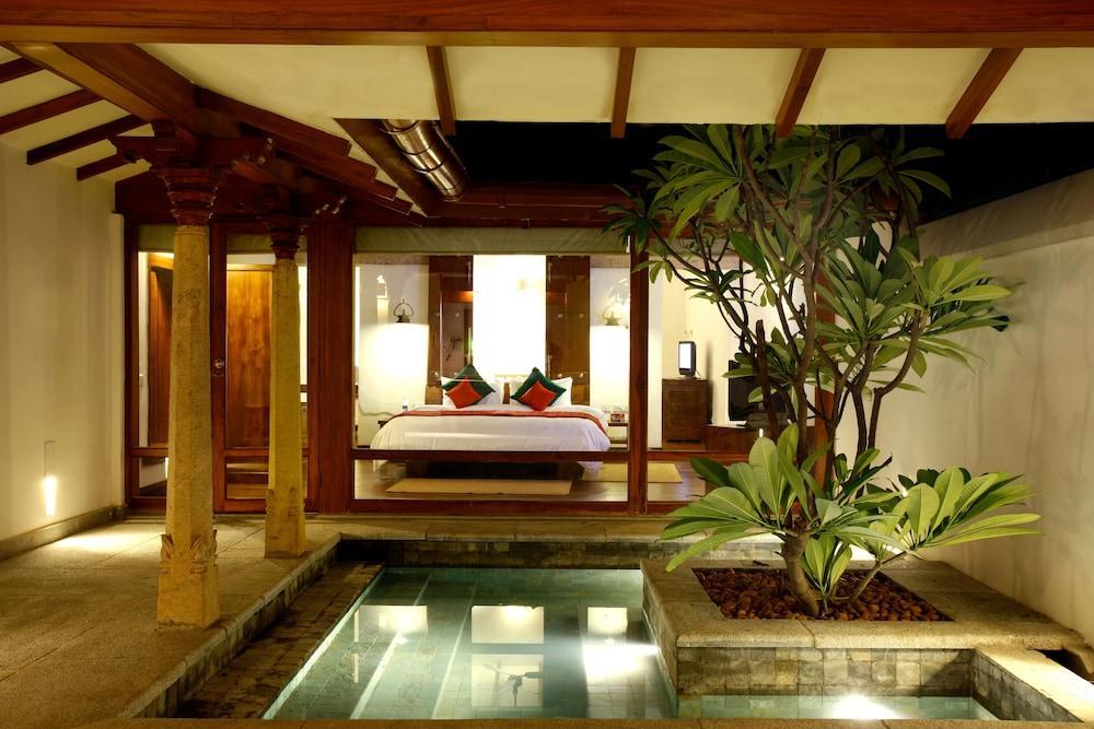 Heritage Мадурай Екстериор снимка A pool villa at The Oberoi, Mauritius