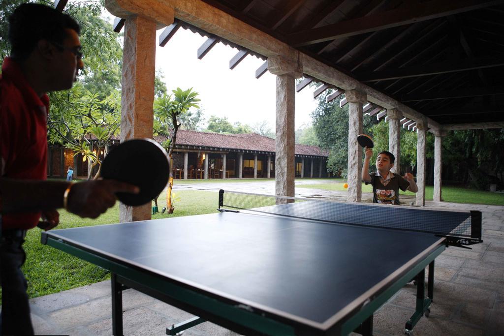 Heritage Мадурай Екстериор снимка Table tennis at the resort