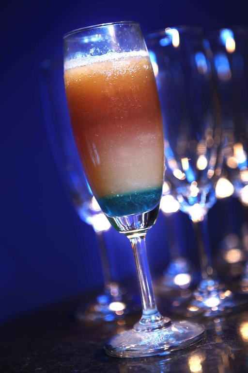 Heritage Мадурай Екстериор снимка A layered cocktail