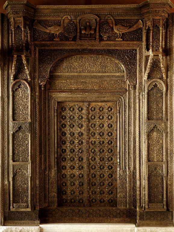 Heritage Мадурай Екстериор снимка The door of the mausoleum of the Sultan Saodatdoda