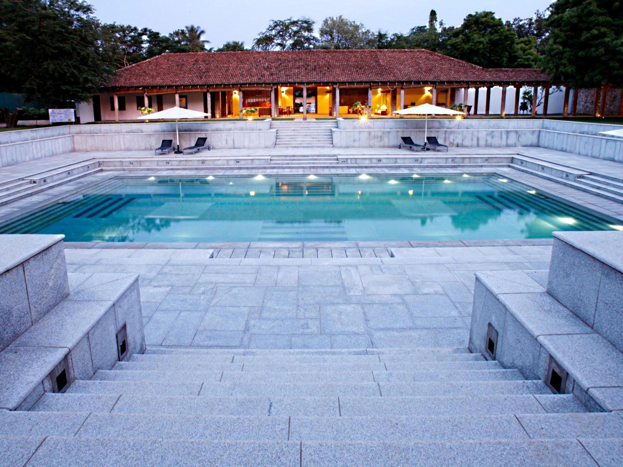 Heritage Мадурай Екстериор снимка The swimming pool at the resort